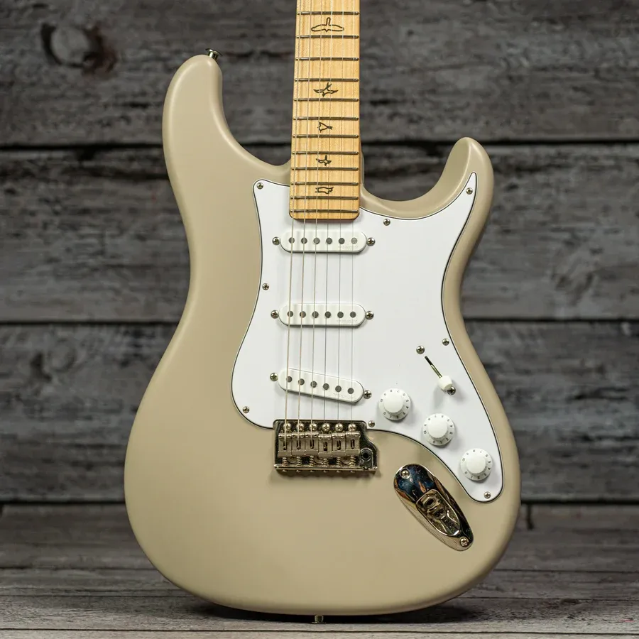 PRSSilverSky-MapleFingerboard_MocSandSatin-3_900x.webp